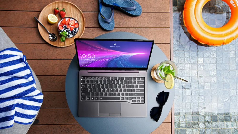 Laptop Fujitsu CH cập nhật thêm phiên bản màu xám bạc 