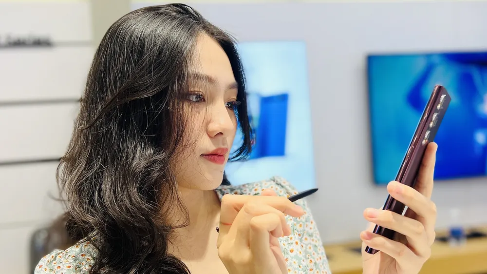 Trải nghiệm Galaxy S22 Ultra tại MT Smart 