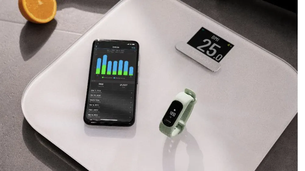 vívosmart 5 và Index S2 của Garmin 
