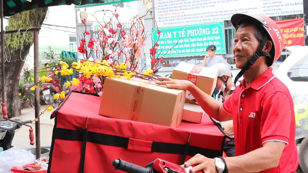 J&T Express tăng tốc giao nhận mùa tết