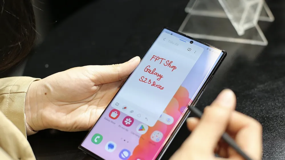 Galaxy S23 Ultra, dòng máy tích hợp bút S Pen