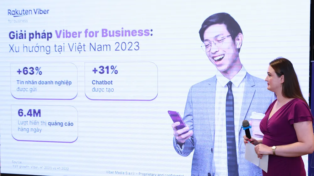 Đại diện Rakuten Viber giới thiệu các giải pháp mới tại Việt Nam. 