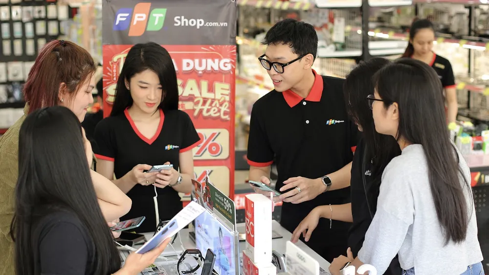 Nhiều mặt hàng điện tử có giá tốt tại FPT Shop