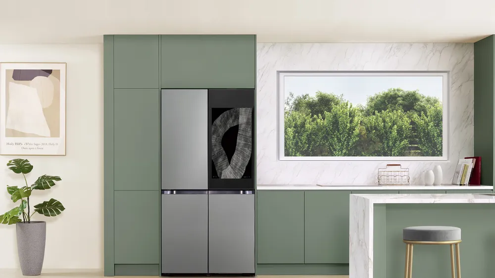 Tủ lạnh Bespoke 4 cửa Flex với AI Family Hub đóng vai trò trung tâm