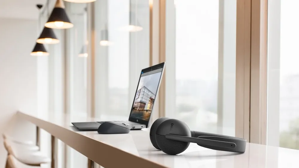 Một trong những tai nghe mới ứng dụng AI của Dell