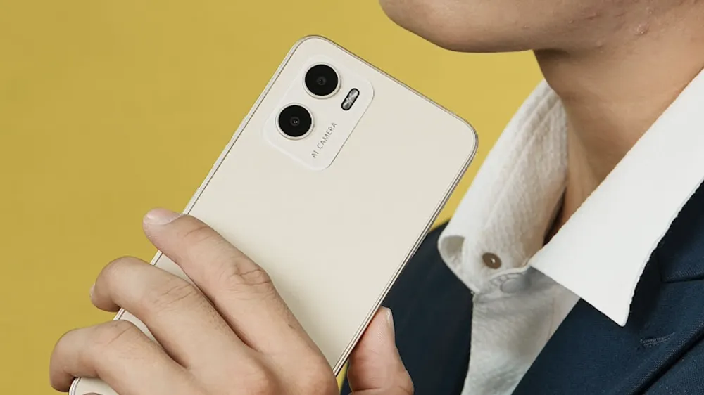 Mức giá khoảng 2,5 triệu đồng, giúp JamboPhone dễ tiếp cận với người dùng