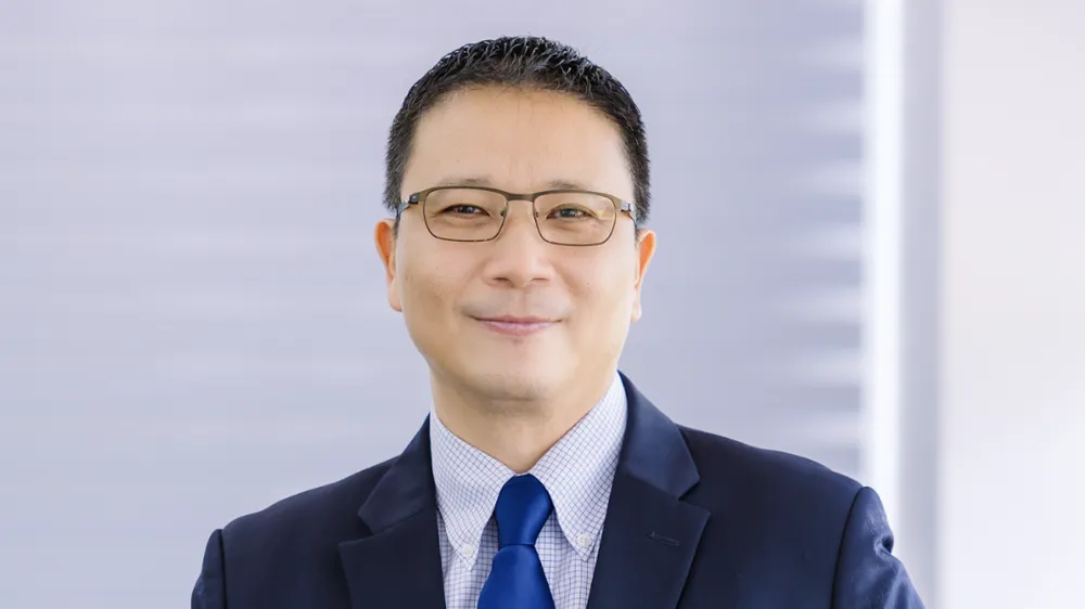 Ông Kenneth Tse