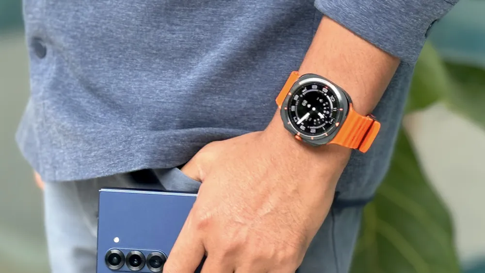 Bộ đôi Galaxy Galaxy Z Fold 6 và Galaxy Watch Ultra tạo nên phong cách riêng