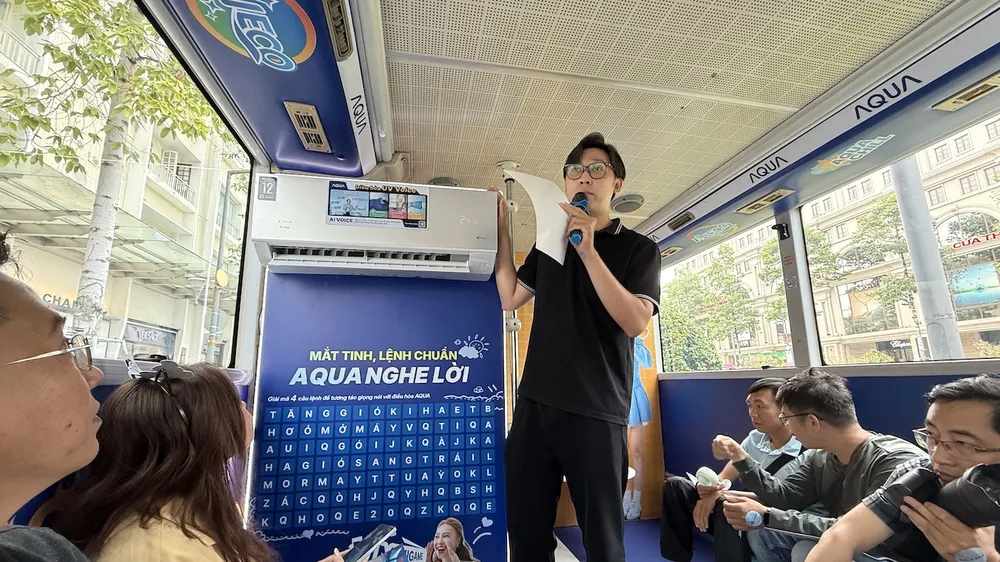 AQUA Việt Nam ra mắt AQUA UV VOICE trên xe buýt du lịch tại TPHCM