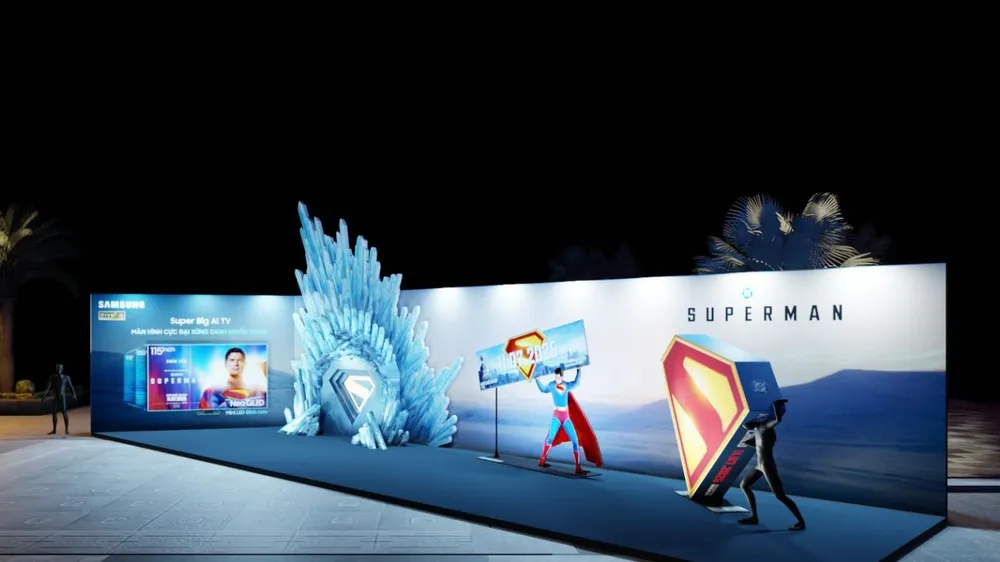 Là một phần trong chuỗi hoạt động hợp tác quảng bá phim Superman, Samsung đã bố trí không gian trưng bày mô hình Pháo Đài Cô Độc của Superman, với mô phỏng kích thước thực tế giúp người dùng hình dung kích cỡ TV khổng lồ.