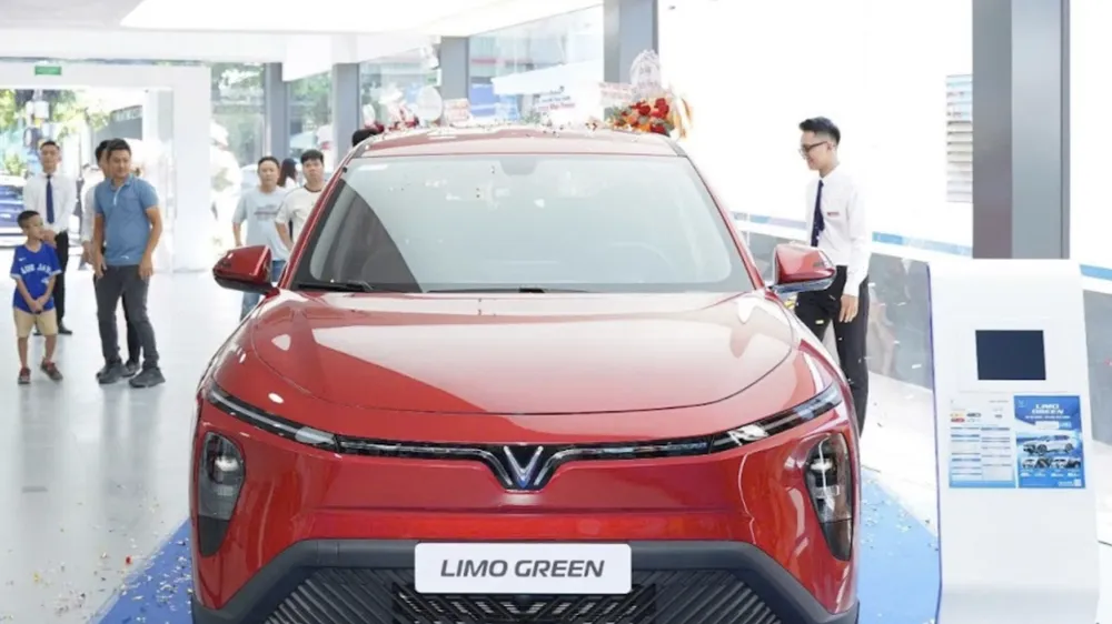 Trong đợt bàn giao đầu tiên vào tháng 8, VinFast Limo Green ghi nhận nhiều phản hồi tích cực từ tài xế công nghệ lẫn doanh nghiệp vận tải