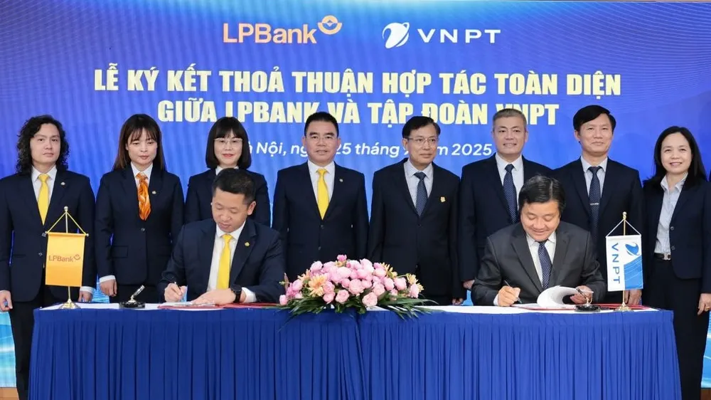 Đại diện tập đoàn VNPT và LPBank ký kết hợp tác