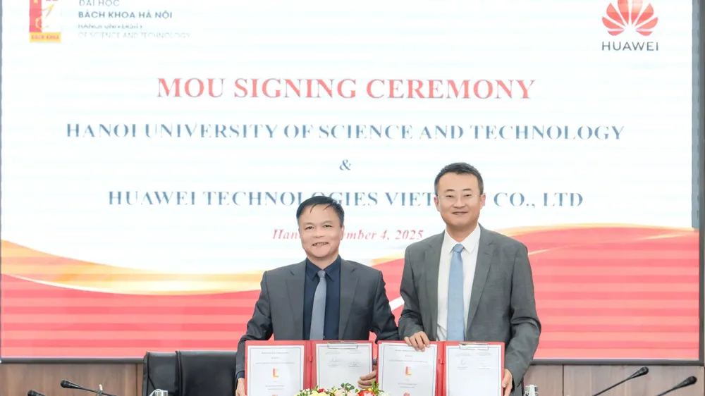 Lãnh đạo Đại học Bách khoa Hà Nội và Huawei Việt Nam ký kết hợp tác