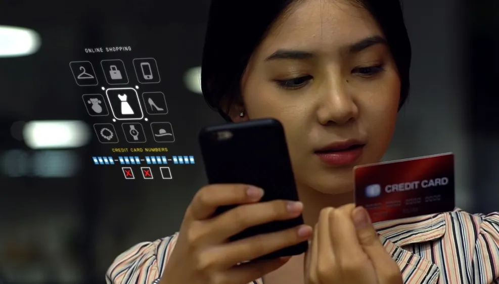 Người mua sắm online cần kiểm tra kỹ các thông tin trước khi thanh toán