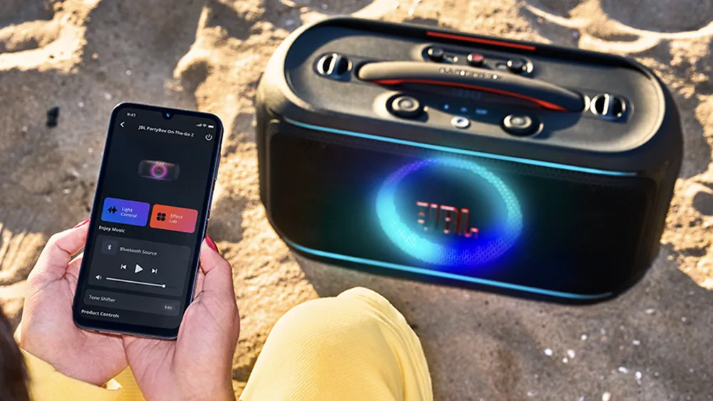  JBL PartyBox Encore 2 Plus sở hữu tay cầm tích hợp cùng dây đeo vai chắc chắn