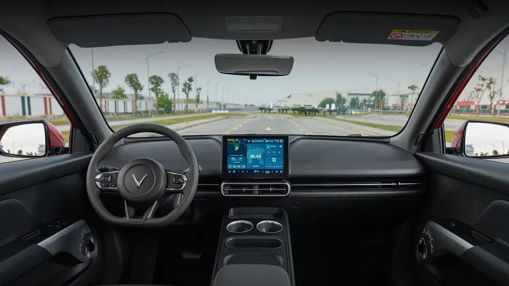 VF MPV 7 với không gian lái rộng rãi