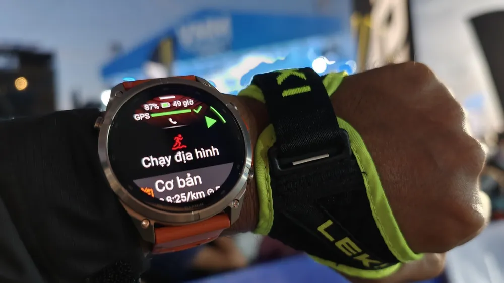 Garmin fēnix 9 Pro sáng rực trước vạch xuất phát VMM 2026