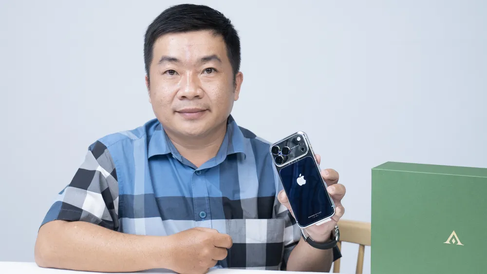 Nhà chế tác Thắng Eric với iPhone 18 Pro Max PRIME MASTER DIAMOND - 0.79 CT.