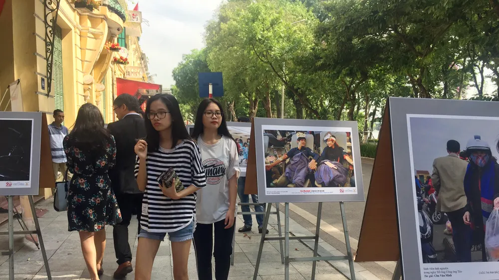 Phát động cuộc thi ảnh “Người Hà Nội ứng xử thanh lịch, văn minh 2018“