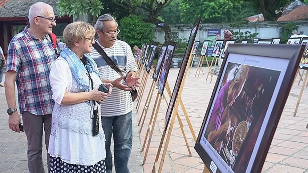 Tái hiện tinh hoa làng nghề phố cổ với triển lãm ảnh “Hà Nội trong tôi” 2018