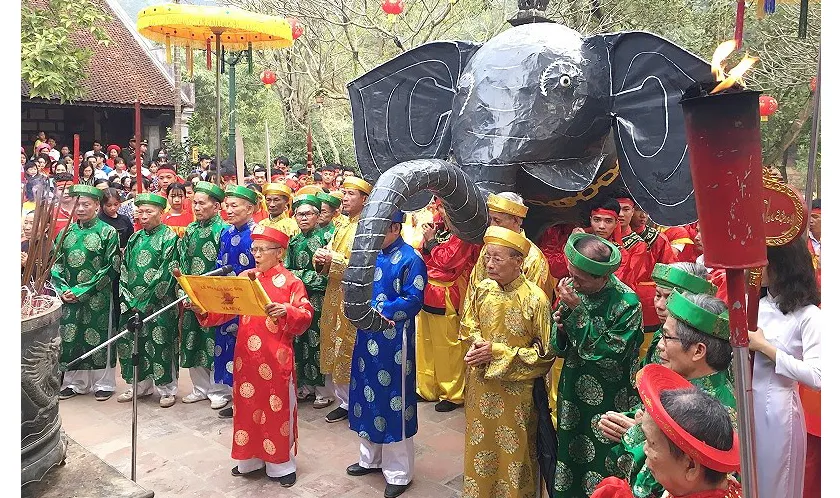 Không còn cảnh “cướp” lộc trong lễ khai hội Gióng 