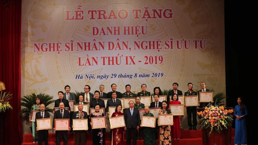 “Các nghệ sĩ thực sự là những ngôi sao chiếu sáng bầu trời nghệ thuật của Việt Nam”