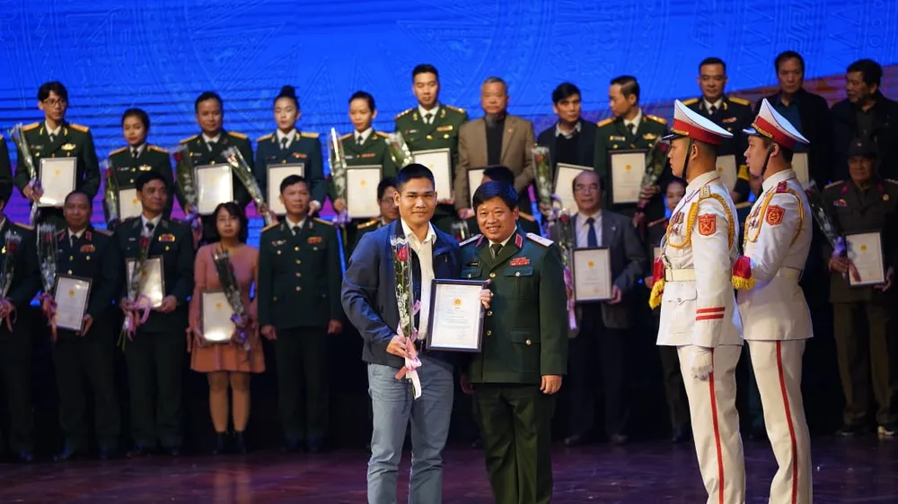 Trao 194 giải thưởng văn học nghệ thuật, báo chí đề tài lực lượng vũ trang và chiến tranh cách mạng