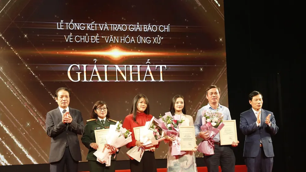 Lễ trao Giải báo chí về chủ đề “Văn hóa ứng xử”