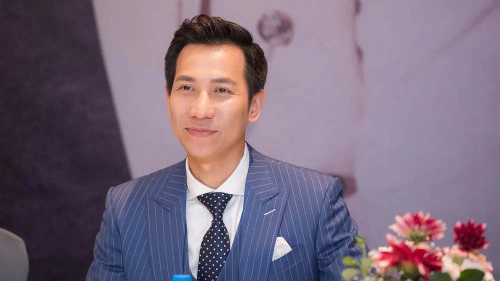 Quán quân Sao mai Lê Anh Dũng đưa chất thính phòng vào nhạc tình của Đức Huy