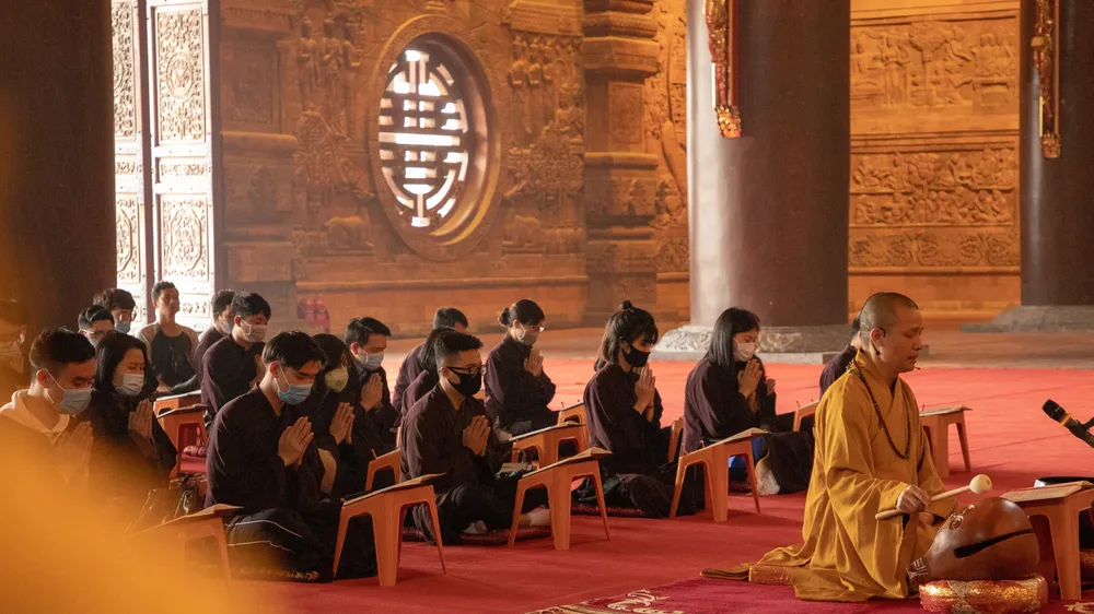 Đến chùa trong dịp Tết Tân Sửu phải đeo khẩu trang 