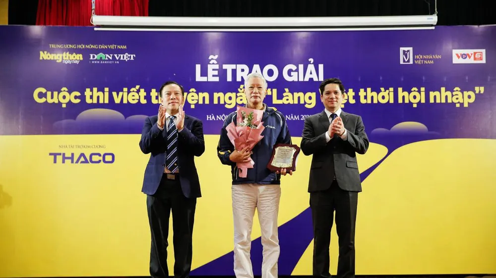 16 truyện ngắn được trao giải cuộc thi viết “Làng Việt thời hội nhập“