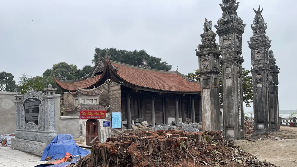 Vụ tu sửa đình Chèm: Khẩn trương báo cáo, đề xuất phương án xử lý 