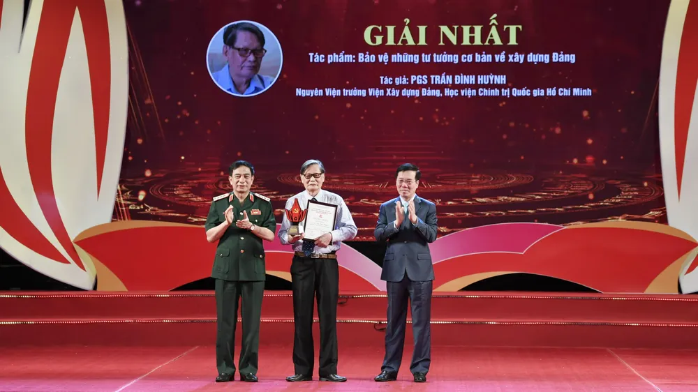 28 tác phẩm đoạt giải cuộc thi viết “Bảo vệ nền tảng tư tưởng của Đảng trong tình hình mới”