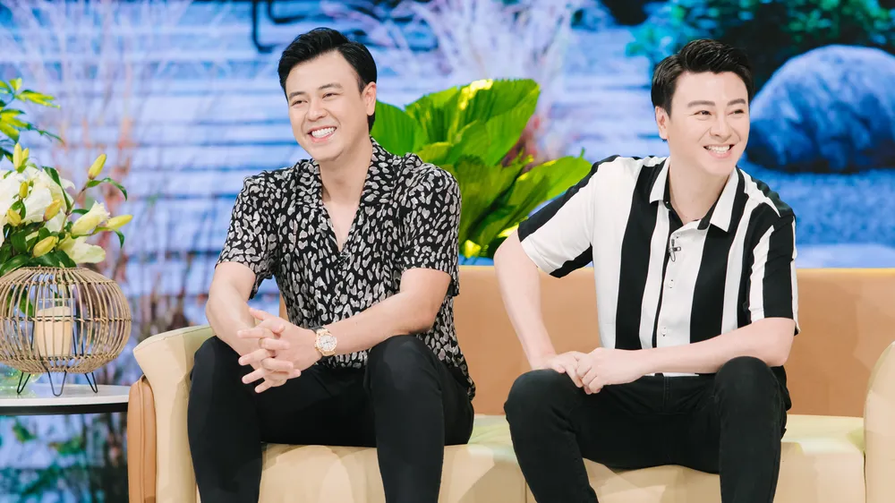 Anh em nhà MC Tuấn Tú - Phan Anh trải lòng trên sóng truyền hình