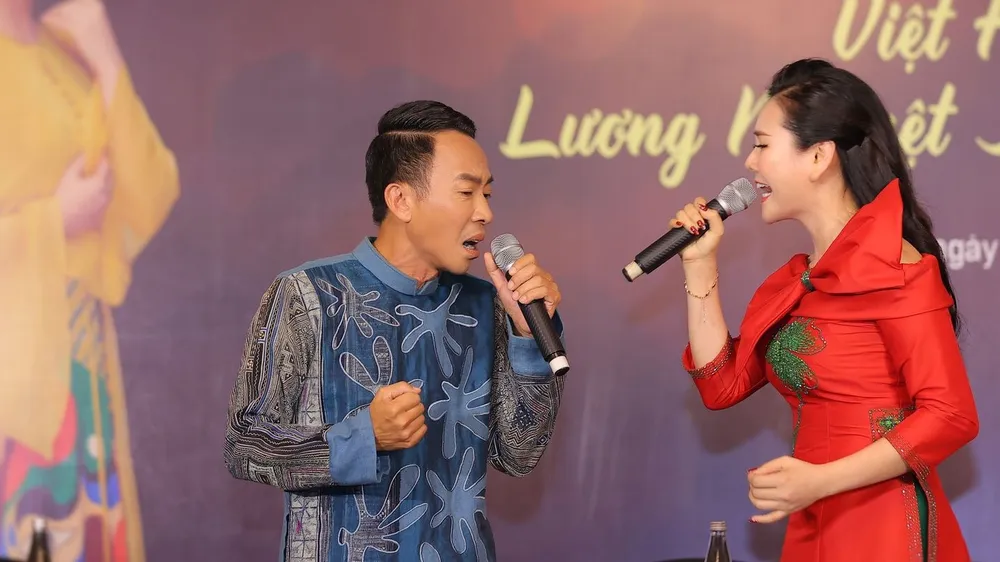 Việt Hoàn cùng Lương Nguyệt Anh hát khúc tự tình