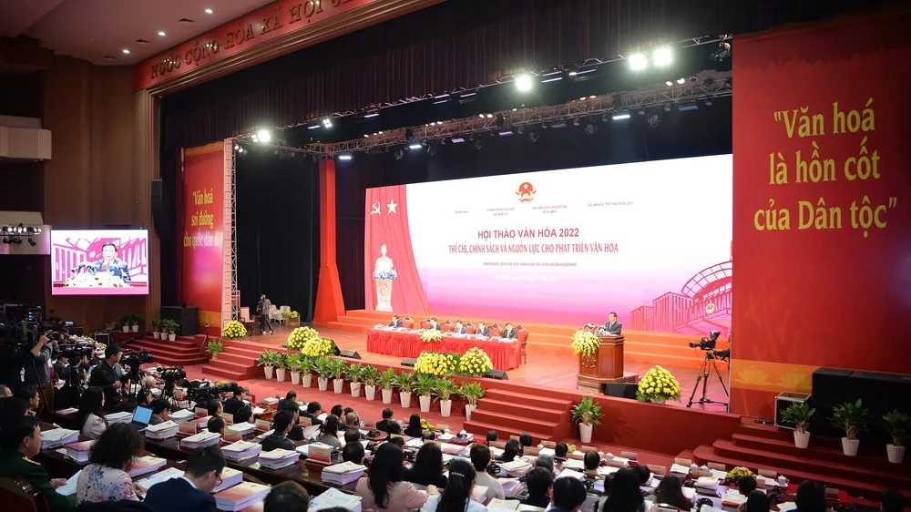 Tháo gỡ vướng mắc, phát huy giá trị văn hóa, sức mạnh con người Việt Nam 