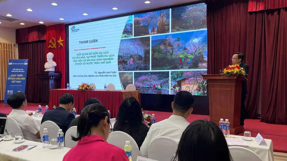 Diễn đàn Phát triển du lịch văn hóa Việt Nam