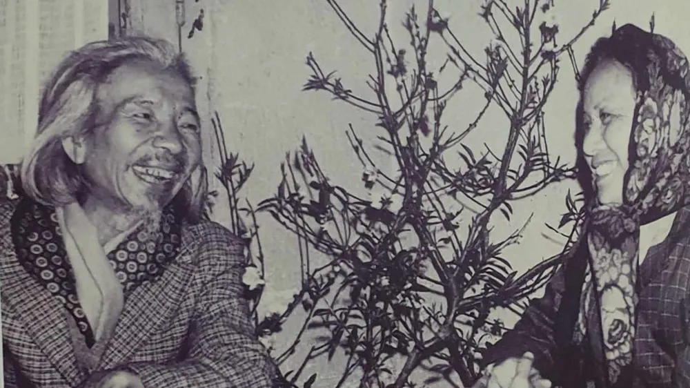 Vợ chồng nhạc sĩ Văn Cao chụp năm 1975
