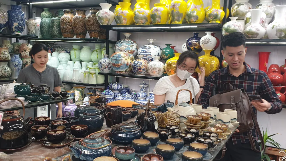 Hà Nội quảng bá du lịch qua lễ hội Quà tặng du lịch 2023. Ảnh Th.H