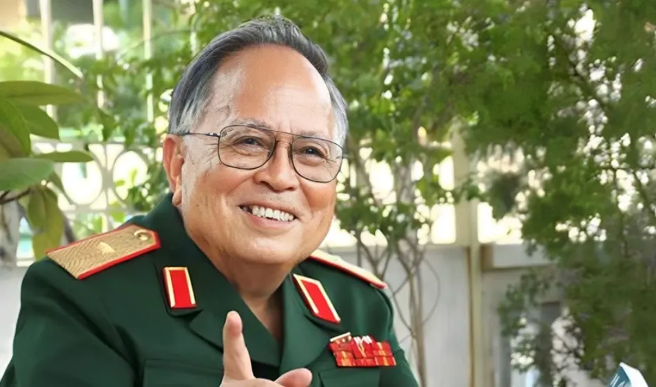 Thiếu tướng - nhà văn Hồ Phương