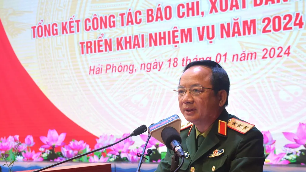Thượng tướng Trịnh Văn Quyết, Phó Chủ nhiệm Tổng cục Chính trị QĐND Việt Nam phát biểu chỉ đạo hội nghị.