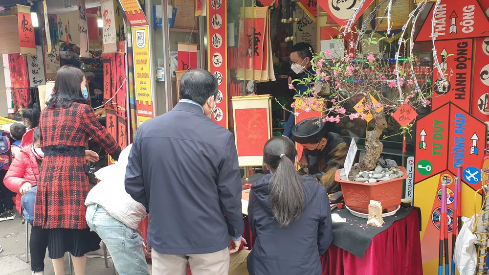 40 ông đồ tham gia Hội chữ Xuân Giáp Thìn tại Văn Miếu Quốc Tử Giám 