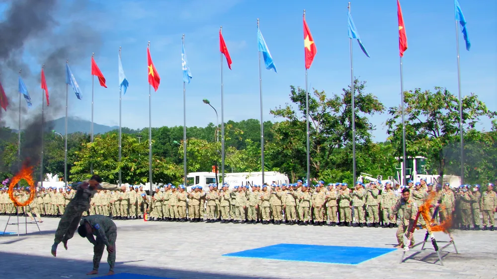 Huấn luyện và diễn tập thực địa cho đội Công binh và Bệnh viện dã chiến