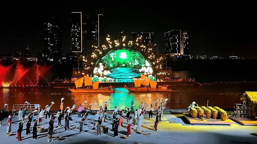 Ấn tượng lễ hội sông nước TPHCM