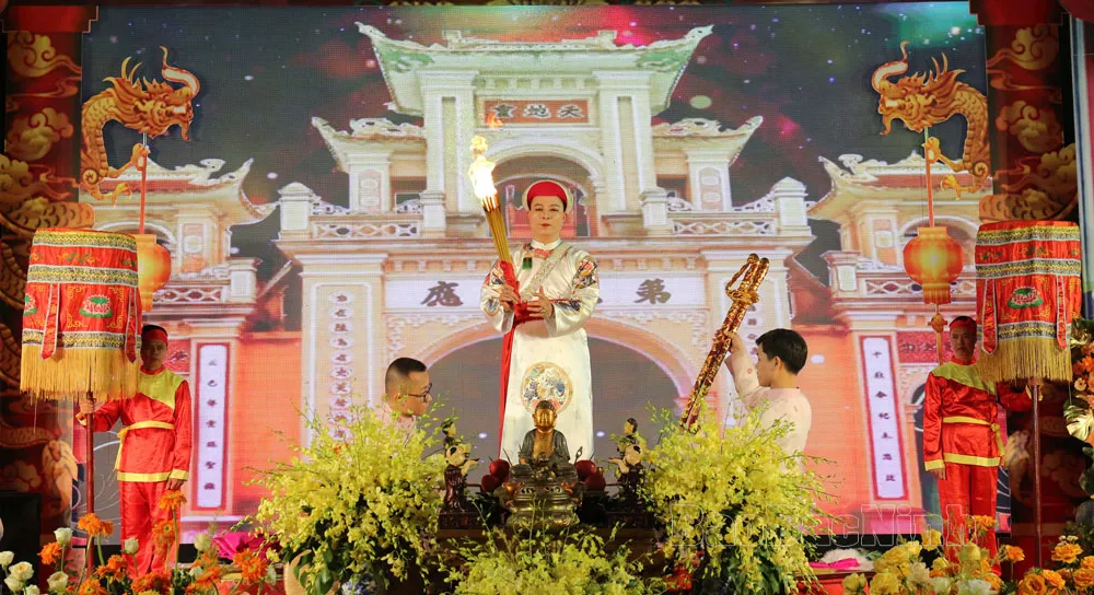 Hình ảnh được ghi tại Liên hoan Hát Văn, Hát Chầu văn tỉnh Bắc Ninh lần thứ II. Ảnh: Bắc Ninh online