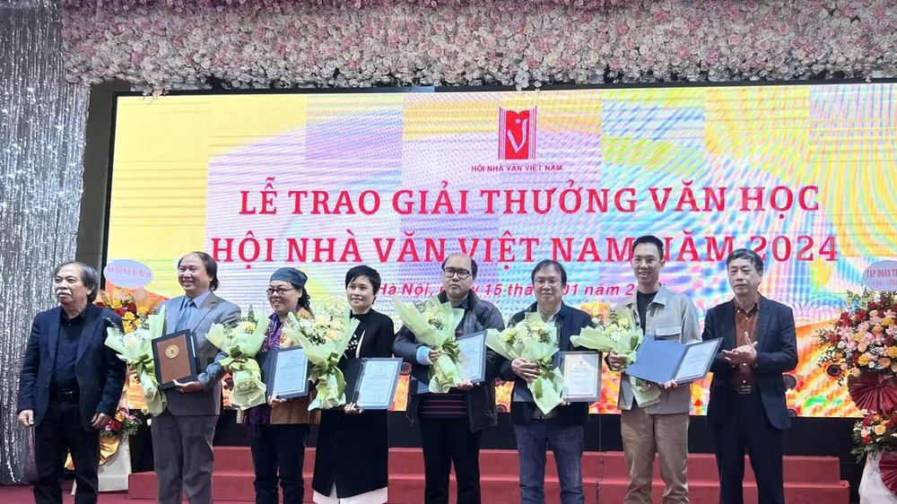 Hội Nhà văn Việt Nam trao giải thưởng năm 2024