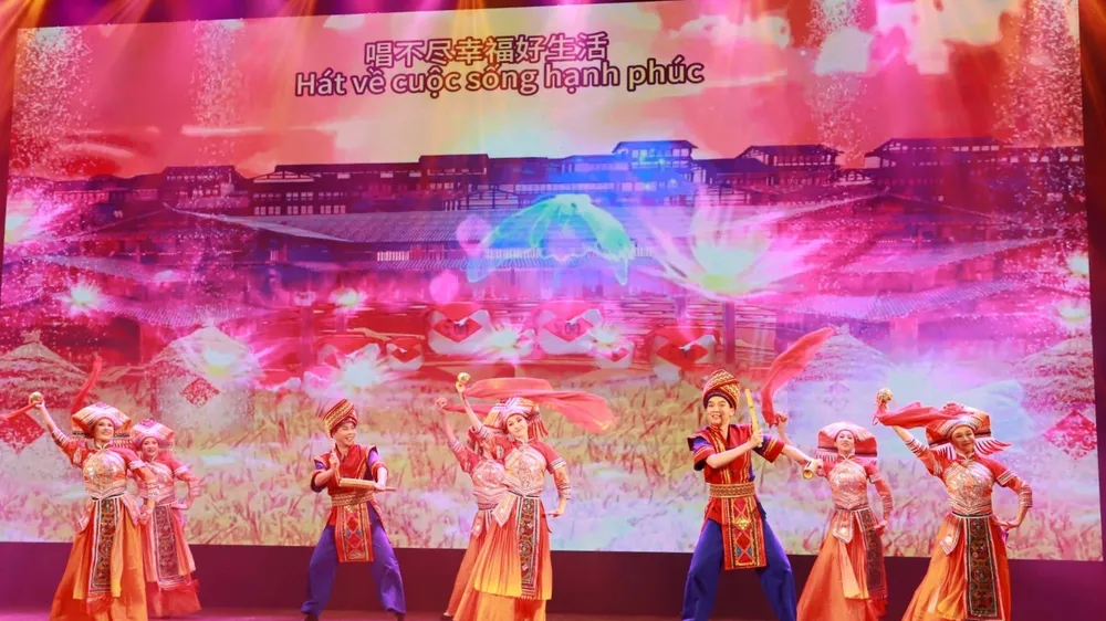 Chương trình giao lưu nghệ thuật Việt Nam- Trung Quốc. Ảnh minh họa