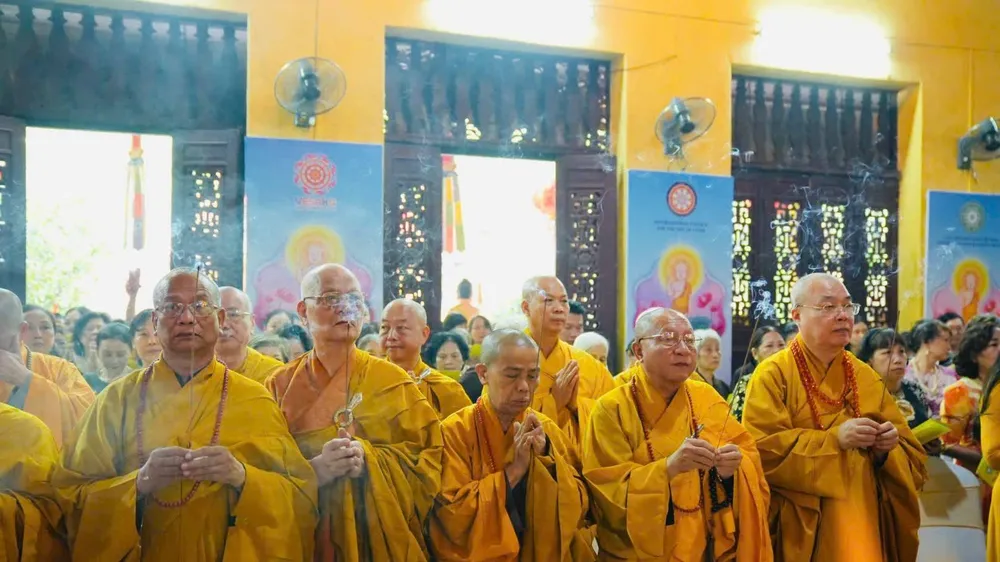 Trang nghiêm Đại lễ Phật đản Phật lịch 2569 tại chùa Quán Sứ