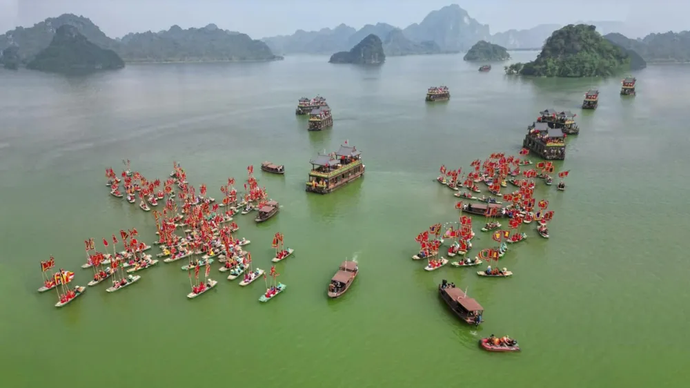 Miễn phí ăn chay, thuyền, xe điện khi đến chiêm bái xá lợi Đức Phật tại chùa Tam Chúc