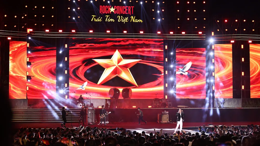 Hoàng thành Thăng Long bùng nổ với “Rock Concert - Trái tim Việt Nam”